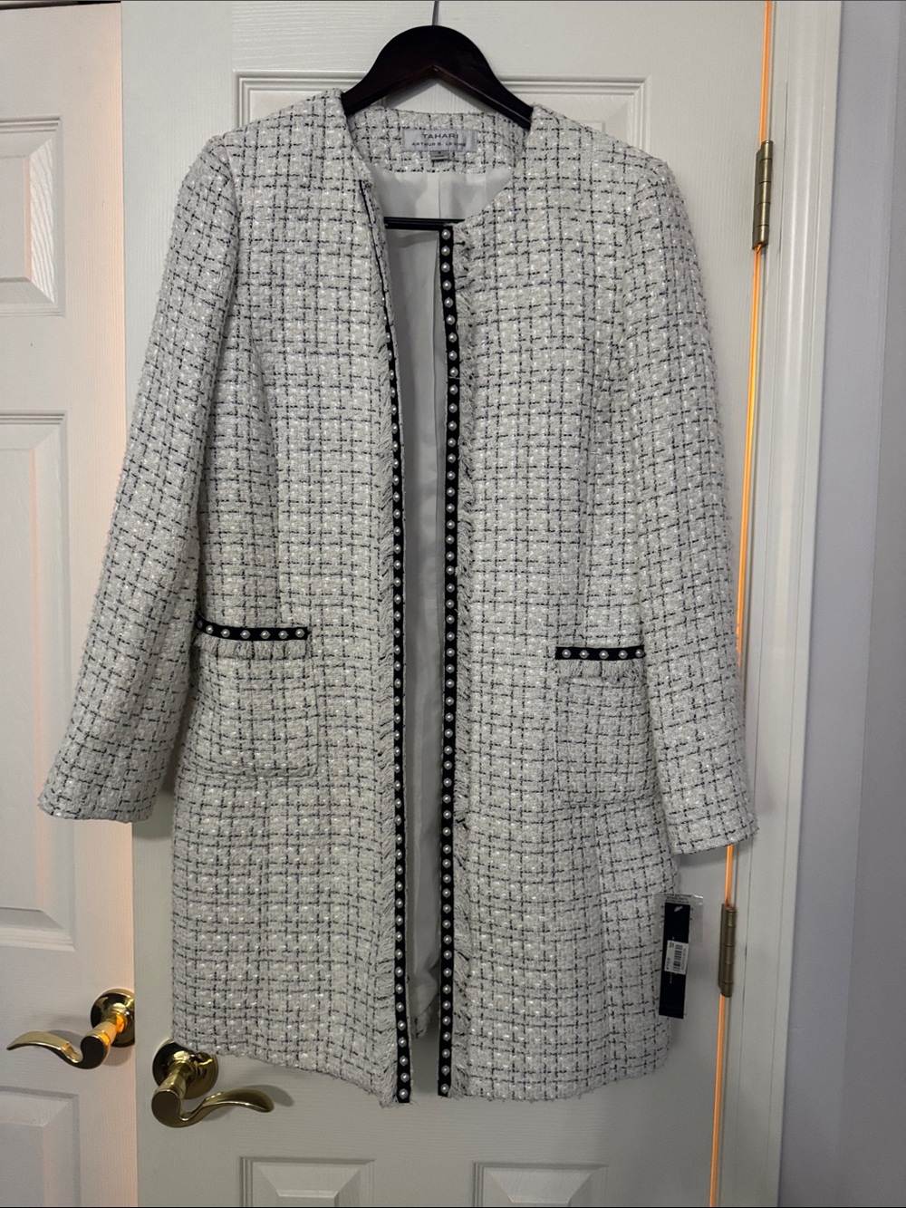 Women’s White Tweed Open-Front Coat with Black Trim - Unknown Brand